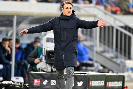 Wolfsburg siegt mit zehn Mann: Kovac kann aufatmen Wolfsburg siegt mit zehn Mann: Kovac kann aufatmen