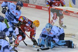 DEL: Goalies prügeln sich in Köln - Bremerhaven vorn