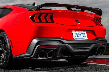Ford Mustang Dark Horse
