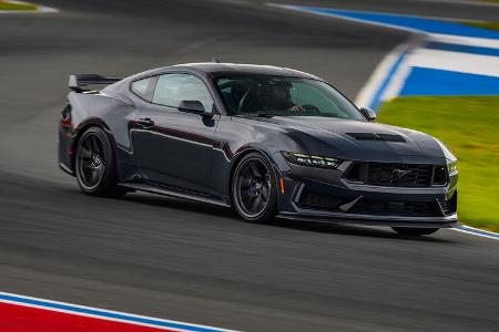 Ford Mustang Dark Horse