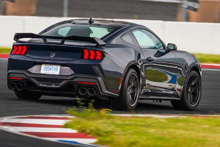 Ford Mustang Dark Horse
