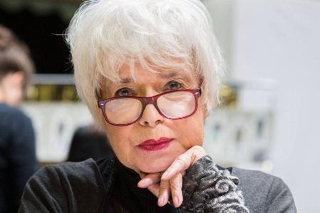 Sorge um Ingrid Steeger: Schauspielerin leidet an Darmverschluss Sorge um Ingrid Steeger: Schauspielerin leidet an Darmverschluss