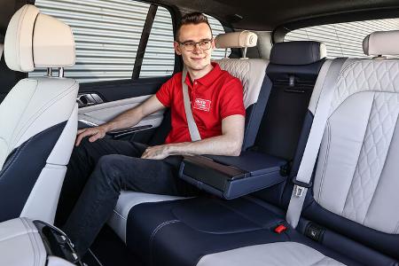 BMW X5 M50i, Range Rover Velar P550, ams 0321 Vergleichstest