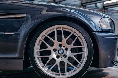 BMW M3 CSL V8 (E46)