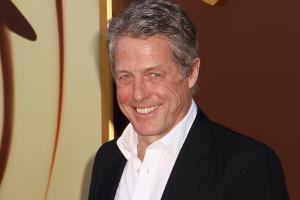 Liebevolle Geste: Hugh Grant verteilt Mahlzeiten an Senioren