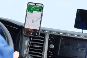 Altes Smartphone im Auto nutzen
