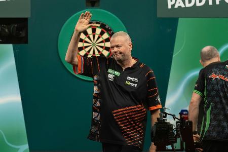 Darts-WM: Generationen-Duell perfekt - Smith scheidet aus Darts-WM: Generationen-Duell perfekt - Smith scheidet aus