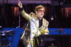 Steht ein neues Album von Elton John in den Startlöchern?