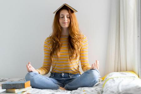 Mehr Achtsamkeit: Mit Affirmationen ins neue Jahr starten Mehr Achtsamkeit: Mit Affirmationen ins neue Jahr starten