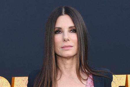 Sandra Bullock verstreut die Asche ihres verstorbenen Partners Sandra Bullock verstreut die Asche ihres verstorbenen Partners