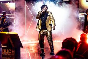 Ikke Hüftgold grölt sich an die Spitze der Album-Charts
