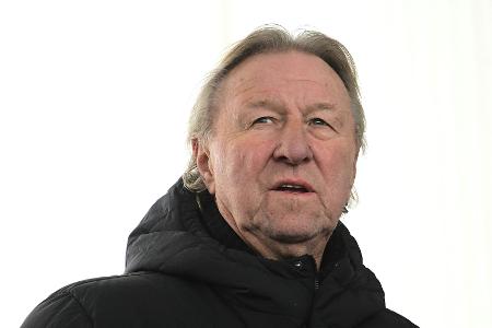 Hrubesch sieht bei DFB-Frauen noch Verbesserungsbedarf Hrubesch sieht bei DFB-Frauen noch Verbesserungsbedarf