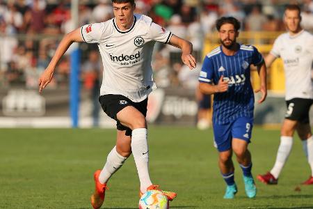 Frankfurt verleiht Talent Wenig nach Nürnberg