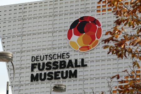 Deutsches Fußballmuseum ehrt Beckenbauer Deutsches Fußballmuseum ehrt Beckenbauer