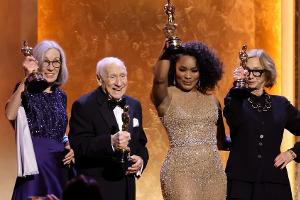 Angela Bassett und Mel Brooks mit Ehren-Oscars ausgezeichnet
