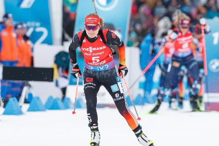 Frauen-Staffel in Ruhpolding auf dem Podest Frauen-Staffel in Ruhpolding auf dem Podest