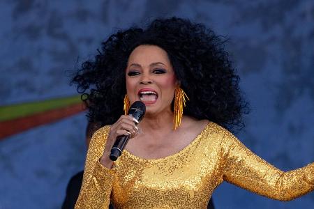 Mit fast 80: Diana Ross ist Star der neuen Yves-Saint-Laurent-Kampagne Mit fast 80: Diana Ross ist Star der neuen Yves-Saint-Laurent-Kampagne