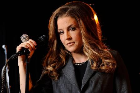 Lisa Marie Presley: Ihre Memoiren sollen posthum im Oktober erscheinen Lisa Marie Presley: Ihre Memoiren sollen posthum im Oktober erscheinen