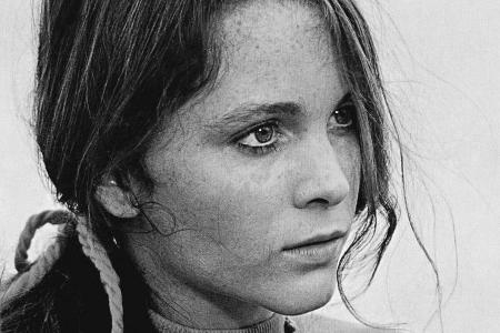 Mia Farrow trauert um jüngere Schwester Tisa Mia Farrow trauert um jüngere Schwester Tisa