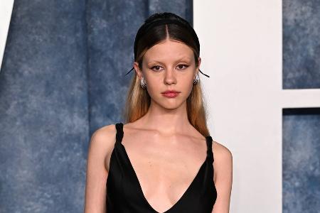Schauspielerin Mia Goth wegen Gewalt am Filmset verklagt