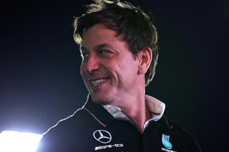 Mercedes-Teamchef Wolff verlängert bis Ende 2026 Mercedes-Teamchef Wolff verlängert bis Ende 2026
