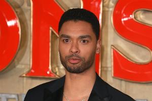 Nullnummer oder 007? Was macht Ex-"Bridgerton"-Star Regé-Jean Page?