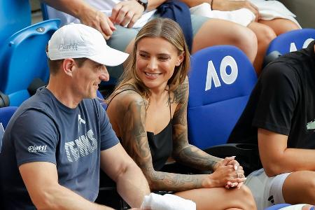 Sophia Thomalla unterstützt Alexander Zverev in Australien Sophia Thomalla unterstützt Alexander Zverev in Australien