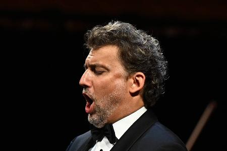 Star-Tenor Jonas Kaufmann singt bei Franz-Beckenbauer-Gedenkfeier Star-Tenor Jonas Kaufmann singt bei Franz-Beckenbauer-Gedenkfeier