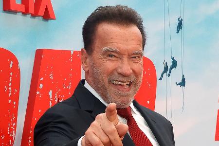 Nach Zoll-Eklat: Arnold Schwarzenegger kontert mit anzüglichen Witzen Nach Zoll-Eklat: Arnold Schwarzenegger kontert mit anzüglichen Witzen