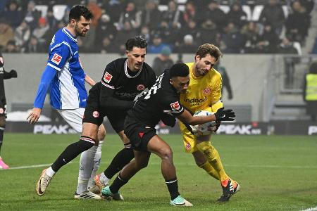 Frankfurt verspielt Derbysieg in Nachspielzeit Frankfurt verspielt Derbysieg in Nachspielzeit