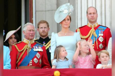 Kate und Charles im Krankenhaus: So reagiert Prinz Harry Kate und Charles im Krankenhaus: So reagiert Prinz Harry