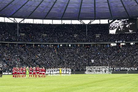 Hertha BSC verpasst Sieg nach Bernstein-Tod - Gedenken im Olympiastadion Hertha BSC verpasst Sieg nach Bernstein-Tod - Gedenken im Olympiastadion