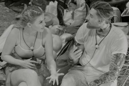 RTL-Dschungelcamp: Jetzt knallt es so richtig zwischen Kim und Mike RTL-Dschungelcamp: Jetzt knallt es so richtig zwischen Kim und Mike