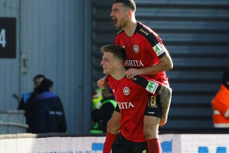 Hertha-Serie endet in Wiesbaden Hertha-Serie endet in Wiesbaden