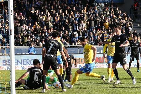 Mit Schalke gleichgezogen: Braunschweiger Siegeszug hält an Mit Schalke gleichgezogen: Braunschweiger Siegeszug hält an