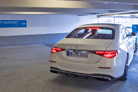 Automated Valet Parking Stuttgart Flughafen Mercedes S-Klasse