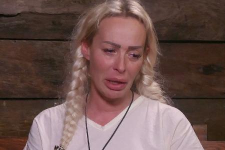 Stress mit ihrem Dschungelbegleiter? Cora Schumacher braucht Stress mit ihrem Dschungelbegleiter? Cora Schumacher braucht