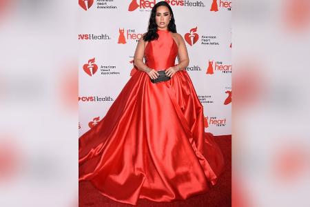 Lady in Red: Demi Lovato wird in New York zum Mega-Hingucker Lady in Red: Demi Lovato wird in New York zum Mega-Hingucker