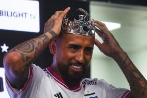 Heli, Schwert und Krone: Vidal als "König Artur" empfangen