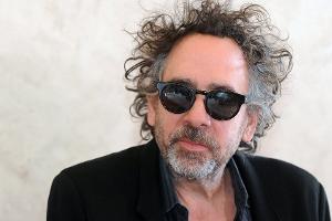 Kult-Regisseur Tim Burton dreht "Angriff der 20-Meter-Frau"-Remake