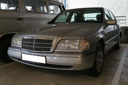 Mercedes C 180 Elegance W202 Bremen Classic Motorshow 2024 Parkhaus 