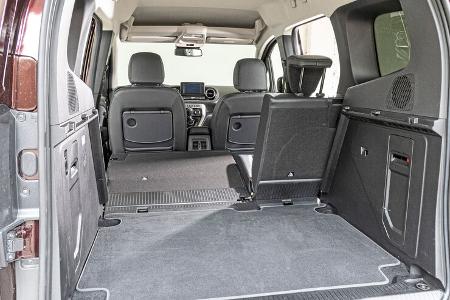 Mercedes T 180, Kofferaum + Sitz entfernt