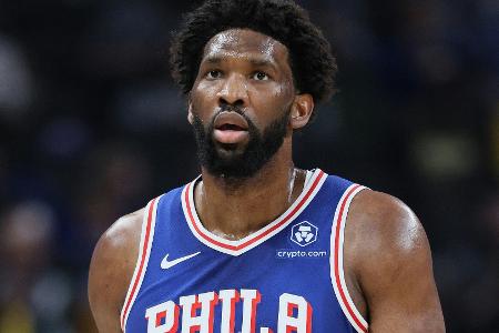 NBA: MVP Embiid muss am Knie operiert werden NBA: MVP Embiid muss am Knie operiert werden