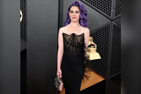 Kelly Osbourne erstaunt bei Grammys mit Gewichtsverlust Kelly Osbourne erstaunt bei Grammys mit Gewichtsverlust