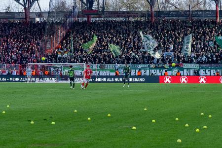 Union gewinnt nach heftigen Fan-Protesten Union gewinnt nach heftigen Fan-Protesten