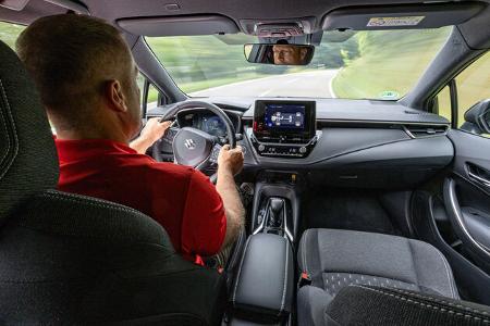 Suzuki Swace 1.8 Hybrid CVT, Cockpit