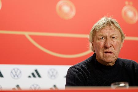 DFB-Frauen mit Oberdorf und Schüller - Debüt für Endemann DFB-Frauen mit Oberdorf und Schüller - Debüt für Endemann