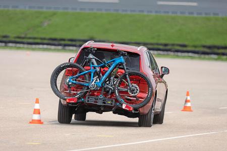 Fahrradträger-Test 2023, Slalomparcours, Ausweichmanöver