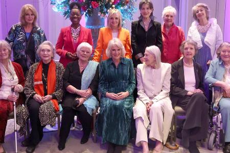 Königin Camilla in London: Shakespeare-Abend mit Judi Dench und Co. Königin Camilla in London: Shakespeare-Abend mit Judi Dench und Co.