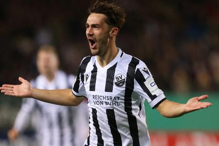 3. Liga: Regensburg verliert denkwürdiges Spiel 3. Liga: Regensburg verliert denkwürdiges Spiel